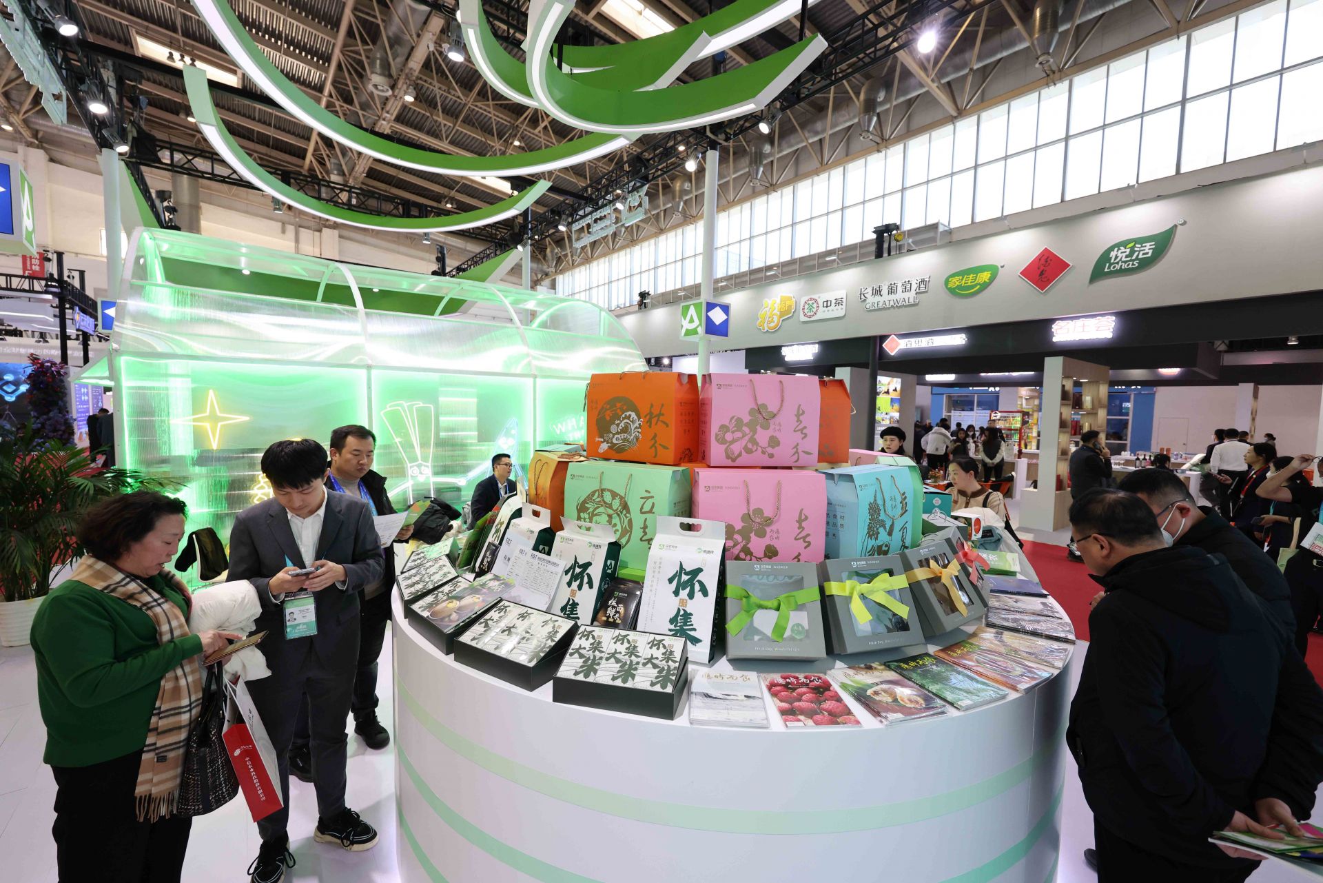 深圳企業(yè)在鏈博會大放異彩 成果豐碩，展覽服務(wù)彰顯卓越實(shí)力